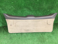 バックドアトリム SUBARU LANCASTER OEM 94320AE011AD BHE BH9 BH5 2002 Silver 1U2