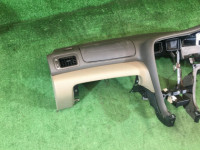 Tablier SUBARU LANCASTER OEM 66045AE000DG BHE BH9 2002 Silver 1U2