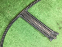 Borracha da porta direita SUBARU LANCASTER OEM 63521AE020 BHE BH9 BH5 BE5 BE9 BEE 2002 Silver 1U2