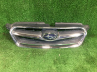 Rejilla del radiador 91121AG151 SUBARU LEGACY