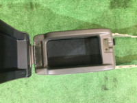 Porta-luvas e apoio de braço высокий SUBARU LANCASTER OEM 92111AE010AD BHE BH9 2000 8L5
