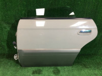 Porta traseira esquerda SUBARU LANCASTER OEM 60400AE430 BHE BH9 2000 8L5
