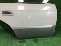 右后门 SUBARU LANCASTER OEM 60400AE420 BHE BH9 2000 8L5
