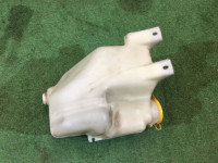 Depósito do lava-vidros SUBARU LEGACY OEM 86610AE010 BHE BH9 BH5 BE5 BE9 BEE 2001 EJ254 AT