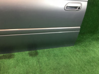 Puerta delantera izquierda SUBARU LEGACY OEM 61100AC011 BG9 BG5 BD5 BD9 1997 grey 55D