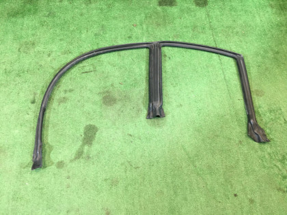 Borracha da porta esquerda 62710AC110 SUBARU LEGACY