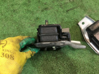 发动机支座 SUBARU LEGACY OEM 41022FA000 BG9 BG5 BD5 BD9 1996 EJ25 AT