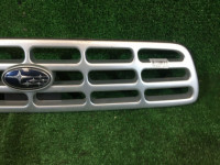 Решетка радиатора SUBARU LANCASTER OEM E3617AE580 BHE BH9 2002 Silver 1U2