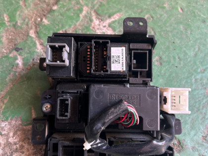 กล่องควบคุมกระจกมองข้าง SUBARU OUTBACK OEM 83061AJ020 BRF 2009 EZ36