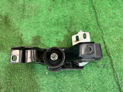 Right engine mount 41020AG020 SUBARU LEGACY
