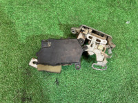 Замок пятой двери SUBARU LEGACY OEM 63032AE020 BH9 2001 51E
