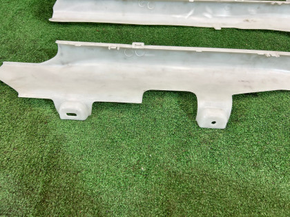 Protector de los tubos de la calefacción SUBARU LEGACY OEM 94060AC500 94060AC510 94061AC500 94061AC510 BG9 1996 EJ25 AT
