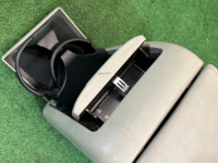 Porta-luvas e apoio de braço кожа SUBARU OUTBACK OEM 92111AG040WA BP9 2004 gold 3M4