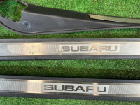 Frisos das embaladeiras SUBARU OUTBACK OEM 94061AG090 94060AG080 94060AG070 BPE 2007 Grey 65Z