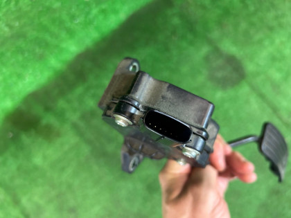 แป้นคันเร่ง SUBARU OUTBACK OEM 36010AG110 BPE 2007 Grey 65Z