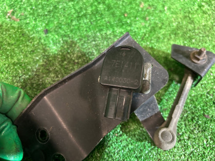 Sensor traseiro de nivelamento dos faróis SUBARU OUTBACK OEM 84031AG000 BPE 2007