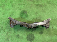 Travesaño delantero SUBARU LEGACY OEM 20100FA002 BG5 1998 EJ20DD AT