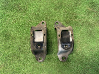 ขายึดเหล็กกันโคลงหลัง 20520AA001 20520AA011 SUBARU LEGACY