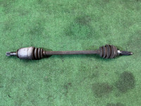 Palier trasero SUBARU LEGACY OEM 28021АС101 BG5 1998 EJ20DD AT