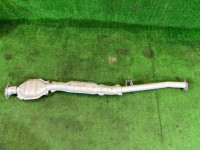 ท่อไอเสียท่อนกลาง SUBARU LEGACY OEM 44200AC030 BG5 1998 EJ20DD AT