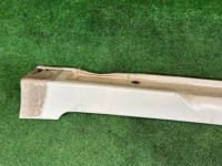 右サイドシル цвет 07C SUBARU LANCASTER OEM 91111AE080YF BH9 2001 White 07C