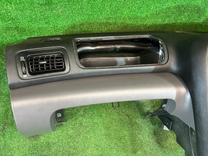 ダッシュボード SUBARU LANCASTER OEM 66045AE000ML BH9 2001 White 07C
