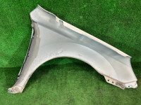 Guarda-lamas dianteiro esquerdo Цвет 37J SUBARU LEGACY OEM 57120AJ0309P BM9 2010 White 37J