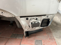 บังโคลนหลังซ้าย Цвет 9G9 SUBARU LANCASTER OEM 51410AE170 BH9 2000 Silver 9G9