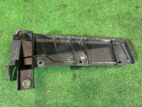 Suporte esquerdo do para-choques traseiro SUBARU LANCASTER OEM 57731AE010 BH9 2001