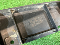 Suporte esquerdo do para-choques traseiro SUBARU LANCASTER OEM 57731AE010 BH9 2001