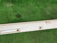 右门槛 цвет 51Е SUBARU LEGACY OEM 96051AC000 BG5 1997 белый 51E