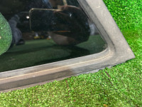 Стекло багажника левое SUBARU LANCASTER OEM 65210AE050NB BH9 1998