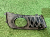 ฝาครอบรอบไฟตัดหมอกขวา SUBARU LEGACY OEM 57731AE060 BH5 2000 arctic silver M 792