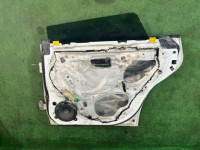 Дверь задняя правая цвет white 51E SUBARU LEGACY OEM 60400AE400 BH9 2002 white 51E