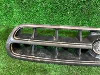 Radiator grille SUBARU LANCASTER OEM 91121AE020 BH9 1998 Beige 8L5