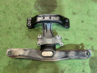 Travessa da caixa manual SUBARU LEGACY OEM 41011AE090 41011AE020 41011AE050 BH5 2003 EJ208 MT5