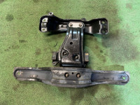 คานรองเกียร์ธรรมดา 41011AE090 41011AE020 41011AE050 SUBARU LEGACY