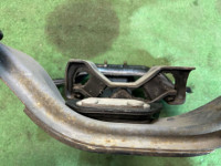 Travessa da caixa manual SUBARU LEGACY OEM 41011AE090 41011AE020 41011AE050 BH5 2003 EJ208 MT5