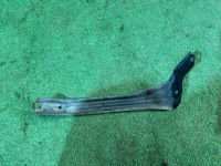 右フロントバンパーステー 57707AE120 SUBARU LEGACY