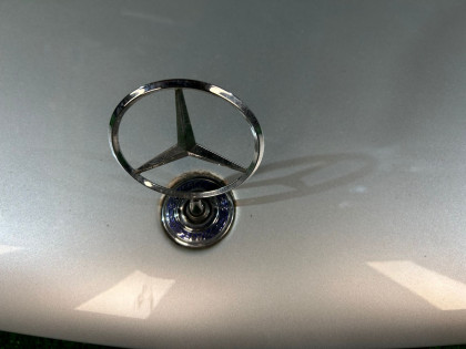 โลโก้ капота A2028800186 C-CLASS