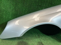 Guarda-lamas dianteiro esquerdo SILVER 775U MERCEDES-BENZ C-CLASS OEM A2038800118 S203/ W2 2006 SILVER 775U
