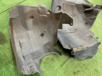 左フロントインナーフェンダー MERCEDES-BENZ C-CLASS OEM A2038840522 S203/ W2 2006 SILVER 775U