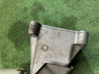 发动机支座 C-CLASS OEM A2032402017 S203/ W2 2006 M271 AT