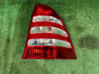 右テールランプ A2038202464 MERCEDES-BENZ C-CLASS