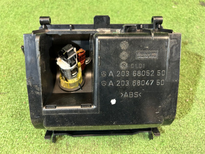 ที่เขี่ยบุหรี่ MERCEDES-BENZ C-CLASS OEM A2036805250 A2036804750 W203 2006 SILVER 775U