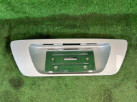 แผงตกแต่งฝากระโปรงท้าย Пятой двери SILVER 775U A2037400481 MERCEDES-BENZ C-CLASS