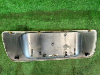 Embellecedor del portón del maletero Пятой двери SILVER 775U MERCEDES-BENZ C-CLASS OEM A2037400481 W203 2006 SILVER 775U