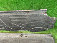 Right underbody skid plate и левая MERCEDES-BENZ C-CLASS OEM A2036191138 W203 2006 SILVER 775U