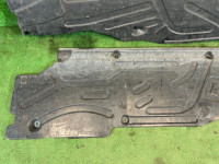 Right underbody skid plate и левая MERCEDES-BENZ C-CLASS OEM A2036191138 W203 2006 SILVER 775U