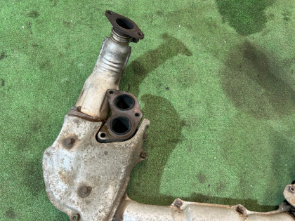 Exhaust manifold SUBARU LEGACY OEM 14023AA052 14010AA072 BH5 1999 EJ208